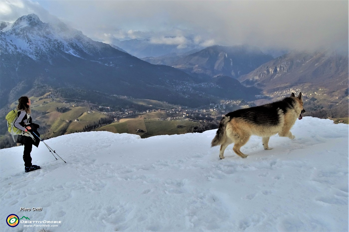 32 Vista in Alben e sulla conca di Oltre il Colle.JPG